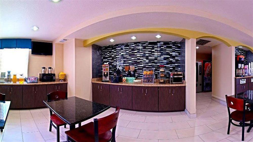 Hotel Super 8 By Wyndham Irving Dfw Airport/South Exterior foto